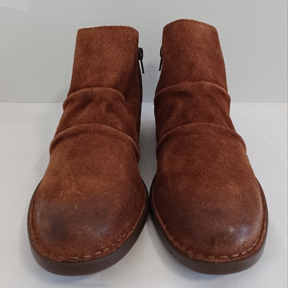 Born Shoes - BORN WOMENS Booties  brown suede leather zip-up size 8m
